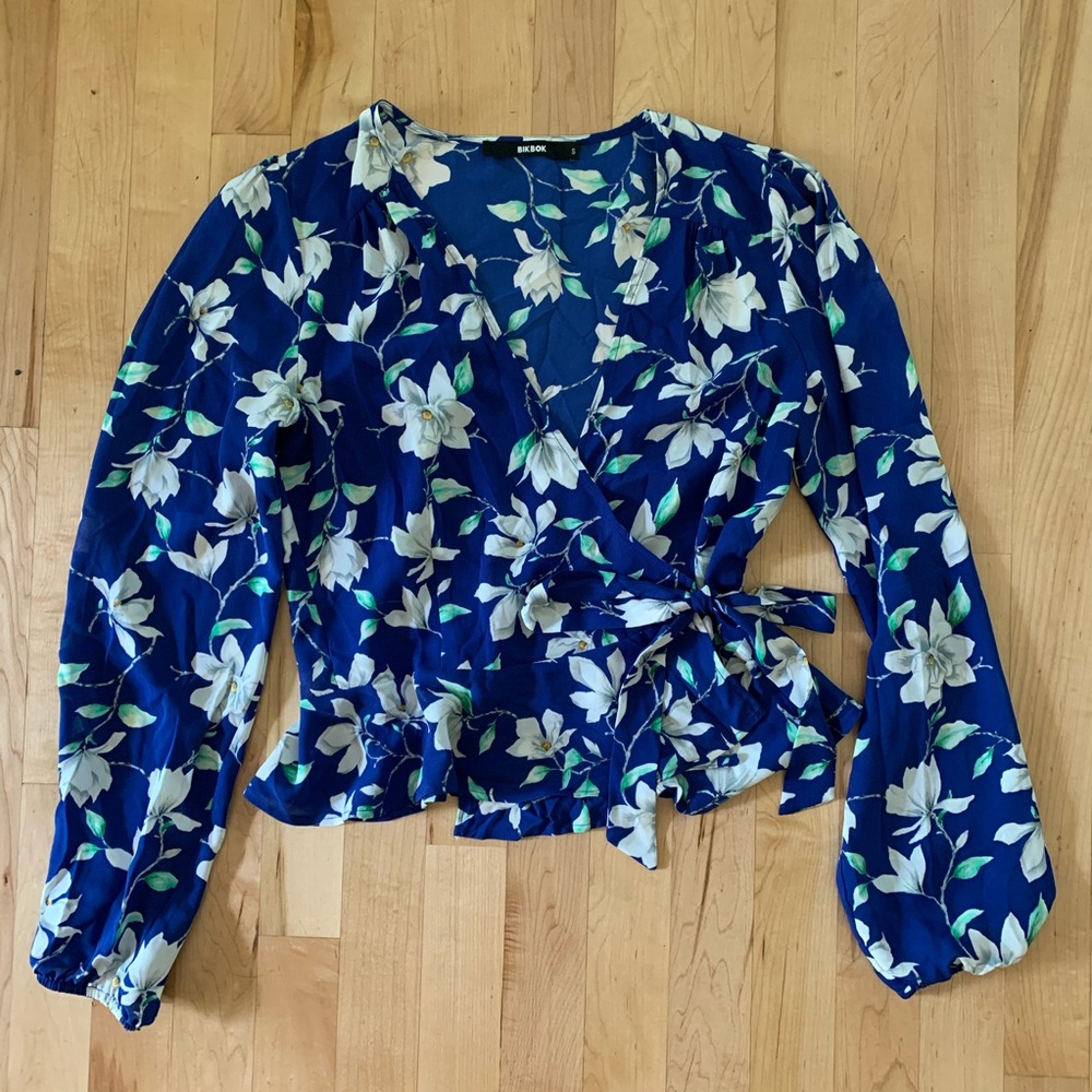 Bik bok wrap top